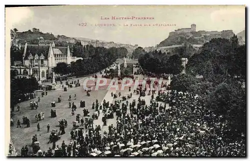 Ansichtskarte AK Lourdes La foule sur l&#39esplanade