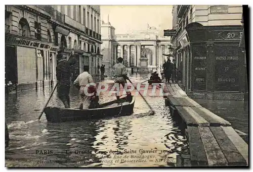 Cartes postales Paris La Grande Crue de la Seine Inondation du bas de la rue de Bourgogne