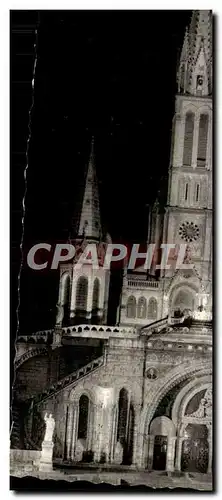 Cartes postales moderne Lourdes La facade de la Basilique illuminee