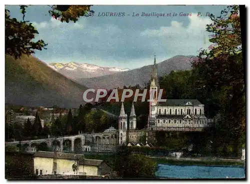 Cartes postales Lourdes La Basilique Et Le Gave