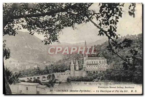 Cartes postales Lourdes La Basilique Et Pic Du Jer