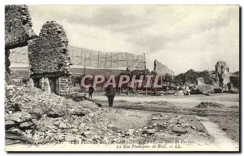 Cartes postales Les Ruines De La Grande Guerre Env De Verdun La rue principale de Bras Militaria