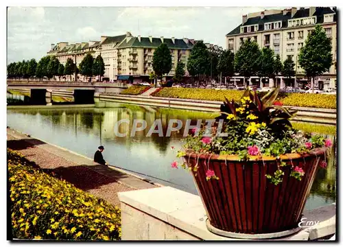 Cartes postales moderne Caen Les bords de L&#39Orne Au dernier plan le quai de Juillet et le quai Promenade Mademe de Se