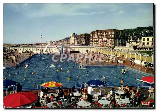 Cartes postales moderne Trouville Reine Des Plages La piscine et les villas