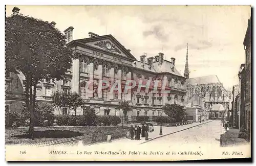 Moderne Karte Amiens La Rue Victor Hugo Le palais de justice et la cathedrale