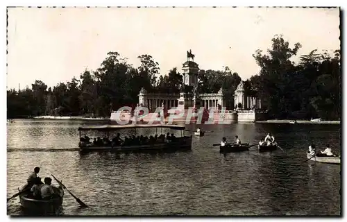 Cartes postales moderne Madrid El Retiro Estanque Bateaux Barques