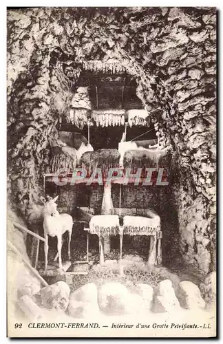 Ansichtskarte AK Clermont Ferrand Interieur d&#39une Grotte Petrifiante