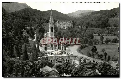 Cartes postales moderne Lourdes La Basilique et le Gave