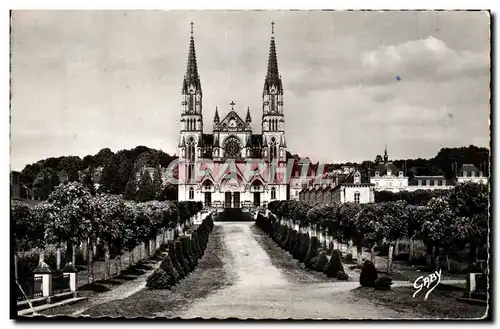 Cartes postales moderne La Chapelle Montligeon La basilique