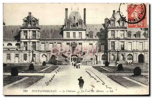 Ansichtskarte AK Fontainebleau Le Chateau La Cour des Adieux