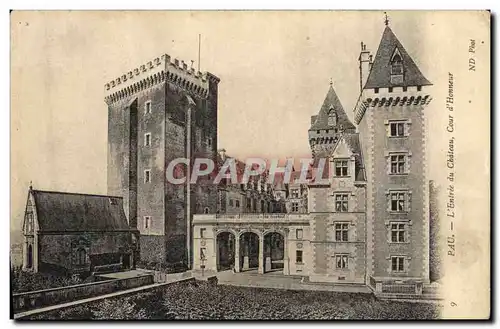 Cartes postales Pau L'Entree du Chateau Cour d'Honneur