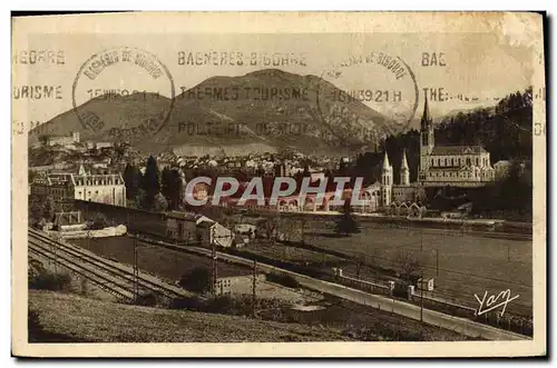 Ansichtskarte AK Lourdes Ville de pelerinages La Basilique Le pic du Jer et le chateau fort