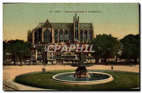 Cartes postales Metz Place de la Comedie et la Cathedrale