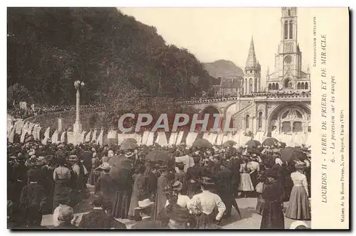 Cartes postales Lourdes La procession sur les rampes