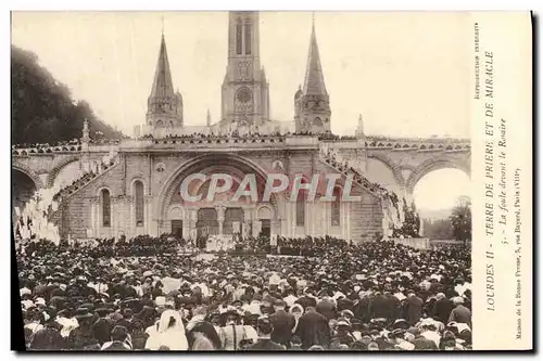 Cartes postales Lourdes La foule devant le rosaire