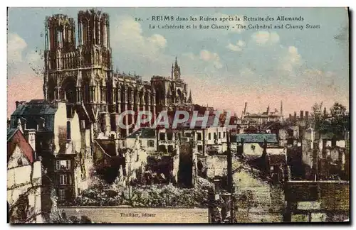 Ansichtskarte AK Reims dans les Ruines apres la Retarite des Allemands