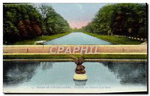 Ansichtskarte AK Palais De Fontainebleau Le Bassin des Cascades et le Canal