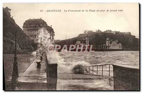 Cartes postales Granville La Promenade de la Plage Un Jour de grand vent