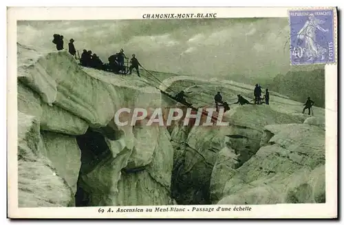 Cartes postales Chamonix Mont Blanc Ascension du Mont Blanc Passage d&#39une echelle Alpinisme