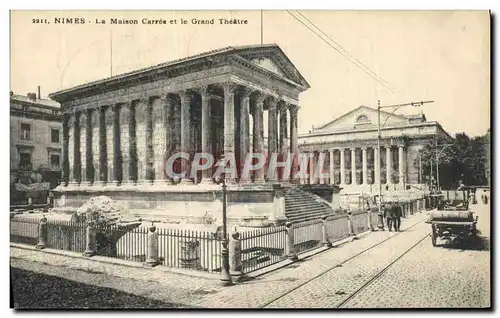 Ansichtskarte AK Nimes La Maison Carree et le Grand Theatre