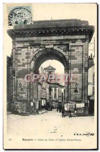 Ansichtskarte AK Nevers Porte de Paris et Eglise Saint Pierre