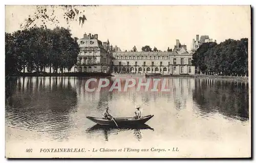 Cartes postales Fontainebleau Le Chateau et l&#39Etang aux Carpes