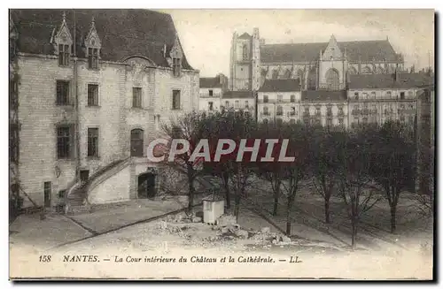 Cartes postales Nantes La Cour Interieure du Chateau et la Cathedrale