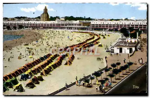 Cartes postales moderne Royan La Plage devant le Front de Mer Le clocher de l&#39eglise Notre Dame