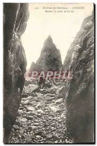 Cartes postales Environs de Cherbourg Jobourg Rochers et sortie de grotte