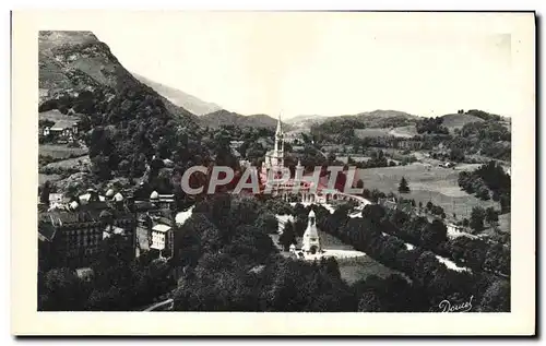 Ansichtskarte AK Lourdes Vue D&#39Ensemble Sur la Basilique et le Calvaire Prise du Chateau