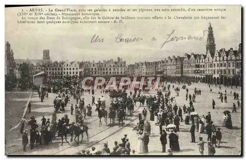 Cartes postales Arras La Grand Place avec ses Galeries