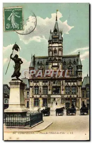 Cartes postales Compiegne Place de l'Hotel de Ville Jeanne d'Arc