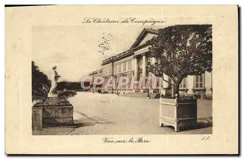 Cartes postales Le Chateau de Compiegne Vue Sur la Parc statue