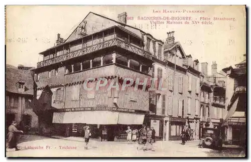 Ansichtskarte AK Bagneres de Bigorre Place Strasbourg Vieilles Maisons du 15eme Automobile