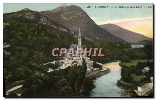 Cartes postales Lourdes La Basilique et le Gave