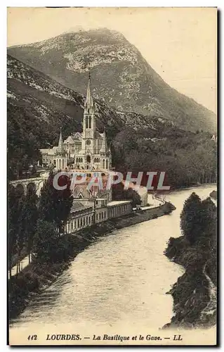 Cartes postales Lourdes La basilique et le Gave