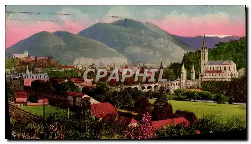 Cartes postales Lourdes La Basilique et le Pic du Jer