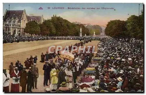 Cartes postales Lourdes Benediction des Malades sur l&#39esplanade