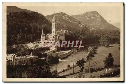 Cartes postales Lourdes La Basilique Et Le Gave