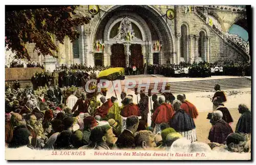 Cartes postales Lourdes Benediction des Malades Devant le Rosaire