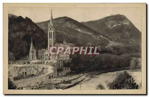 Cartes postales Lourdes La Basilique et le Gave