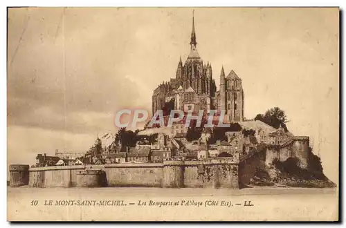 Cartes postales Mont St Michel Les remparts et l'abbaye