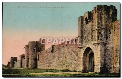 Cartes postales Aigues Mortes Les remparts au Sun