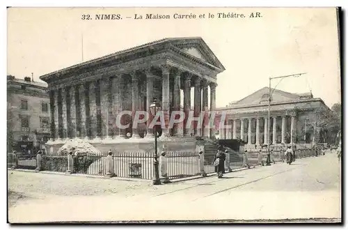 Ansichtskarte AK Nimes La Maison Carree et le Theatre