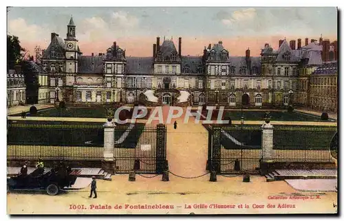 Ansichtskarte AK Palais de Fontainebleau La Grille d&#39Honneur et la Cour des Adieux