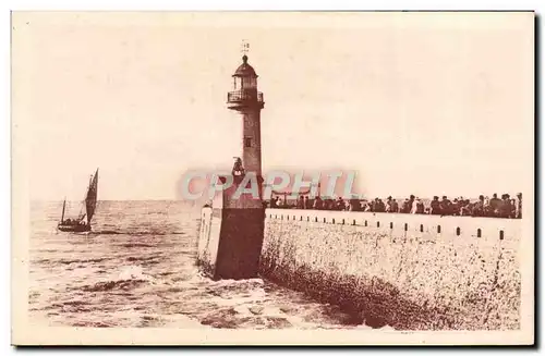 Ansichtskarte AK Le Treport Le Phare et la Jetee Bateau