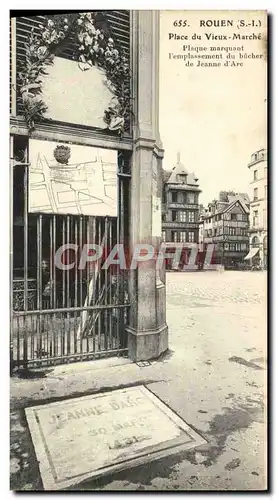 Ansichtskarte AK Rouen Place du Vieux Marche Plaque marquant l&#39emplacement du bucher de Jeanne d&#39Arc