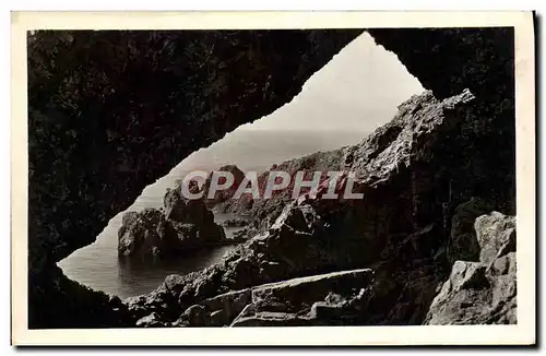 Cartes postales moderne Le Dramont La Cathedrale vue de la Roche percee