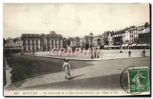 Cartes postales Beauvais Vue d'Ensemble de la Place Jeanne Hachette avec l'Hotel de Ville