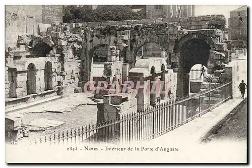 Cartes postales Nimes Interieur de la Porte d'Auguste